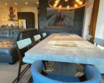 Farmstead guest home 2 - New Buffalo - Phòng ăn