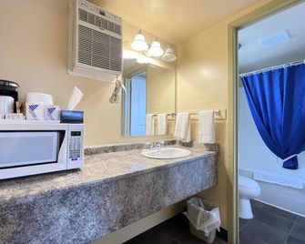 Dockside Inn - Cold Lake - Badkamer