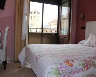 Hostal Don Jaime II - Segovia - Bedroom
