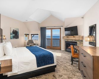 Grand Superior Lodge - Two Harbors - Bedroom