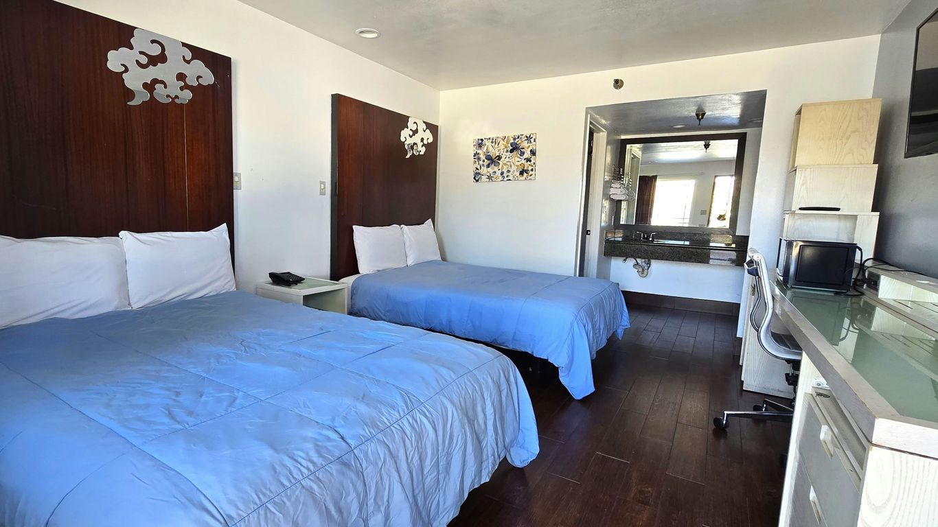 Century Motel Buena Park Anaheim I-5