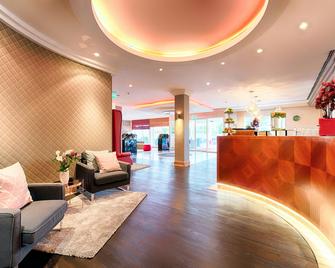 Leonardo Hotel Heidelberg - Heidelberg - Front desk