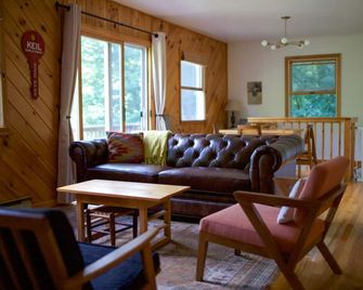 Bellwood Cottage - Idyllic Catskills Getaway for all Seasons - Roxbury - Sala de estar