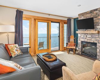 East Bay Suites - Grand Marais - Sala de estar