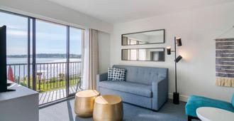 Bayside Resort Ascend Hotel Collection - Parksville - Living room