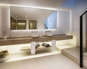 Gatzara Suites Santa Gertrudis - Санта Гертрудіс де Фруітера - Ванна кімната
