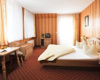 Hotel & Gasthof Zur Linde - Middelhagen - Slaapkamer