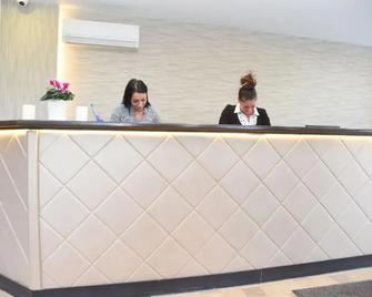 Oázis Wellness Panzio - Szigetszentmiklós - Recepción