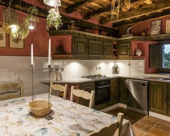 Can Rubio, Les Encies - Les Planes d'Hostoles - Cocina