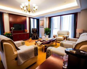 Vienna International Hotel Bazhong East Gate - Bazhong - Living room