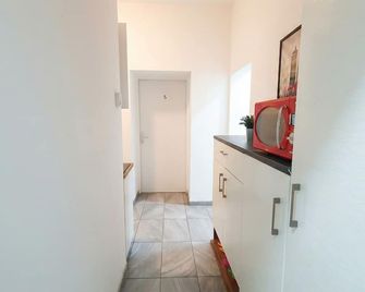Affordable 5-Br Shared Apartment Enkplat - Viena - Passadís