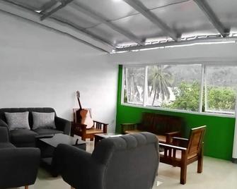 Dacostel Syariah - Sukabumi - Wohnzimmer