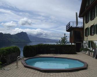 Holiday apartment Vitznau for 1 - 5 persons with 2 bedrooms - Farmhouse - Vitznau - Zwembad