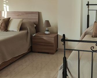 Domus Parva, appartamento con giardino - Pompeji - Schlafzimmer