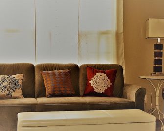 Prairie Comfort the Ultimate Relaxation - Grand Forks - Living room