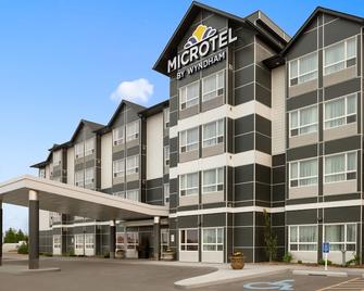 Microtel Inn & Suites by Wyndham Kirkland Lake - Kirkland Lake - Building