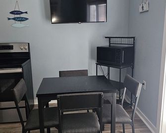 Redfish 'n Relaxation - Aransas Pass - Dining room