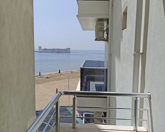 Hotel Yaka Inn - Kizkalesi - Balcón