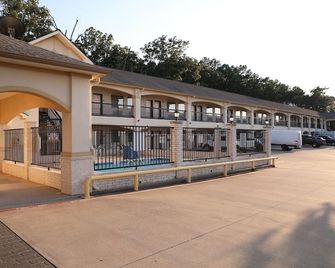 Motel 6 Tyler, TX - טיילר - בניין