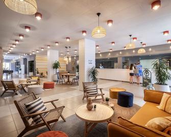 Sunny Makarska by Valamar - Makarska - Lobby