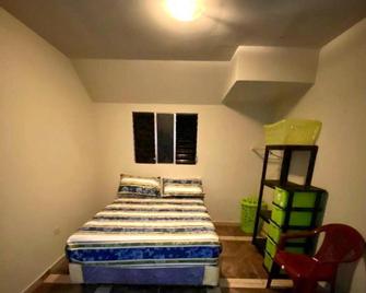 Hostal Claros - Santa Tecla - Habitación