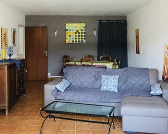 Haute Provence brGround floor of detached villa - Estoublon - Sala de estar