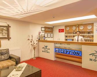 Turkuaz Hotel - Büyükçekmece - Rezeption