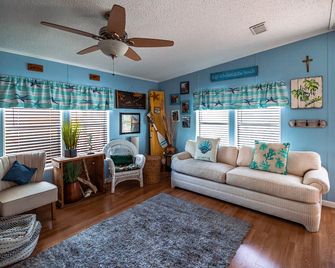 Cozy and modern island living, Cudjoe Key - Cudjoe Key - Sala de estar