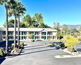 Cloverdale Wine Country Inn & Suites - Cloverdale - Edificio