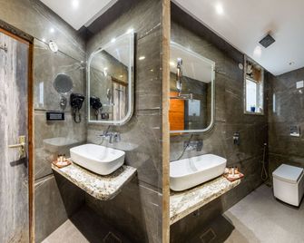Hotel Vanson Villa, City Centre - With Free Airport & Train Station Pickup - New Delhi
