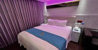 A Plus Motel - Taoyuan City - Bedroom