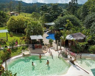 Sueno Dorado Hot Springs Hotel - La Fortuna - Piscina