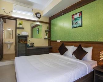 Gems 9 Airport Hotel - Nedumbassery