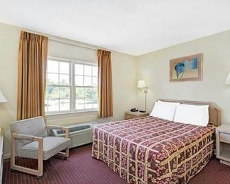 Captain John Smith Inn Williamsburg - Williamsburg - Bedroom
