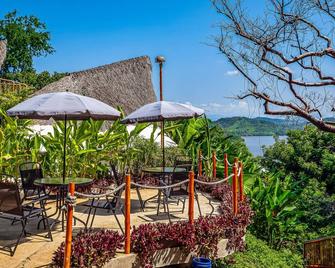 Relaxing apartment with mini pool & high-speed internet - explore local delights - Barra de Navidad - Innenhof