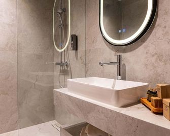 Ruby Hotel Prishtina - Пріштіна - Ванна кімната