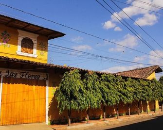 Hostal Casa Las Flores - Masaya - Vista esterna