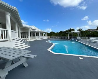 Luxury 5bd Villa - Massive Pool & Outdoor Vibe - Gros Islet - Pool