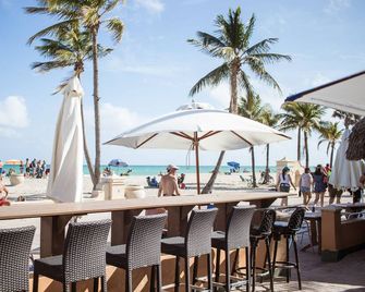 Riptide Oceanfront Hotel - Hollywood - Strand