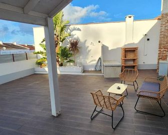 SurfSoul Guesthouse - Bed and Breakfast - Peniche - Balcone