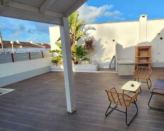 SurfSoul Guesthouse - Bed and Breakfast - Peniche - Balcony