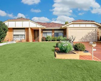Murdoch Station Bed & Breakfast - Perth