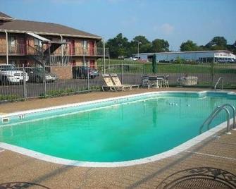 Savannah Lodge - Savannah - Pool