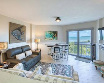 Key Largo 2br 2ba Oceanfront With Pool - Tavernier - Sala de estar