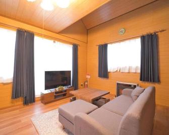 Lake Toya Premium Cabin - Toyako - Wohnzimmer