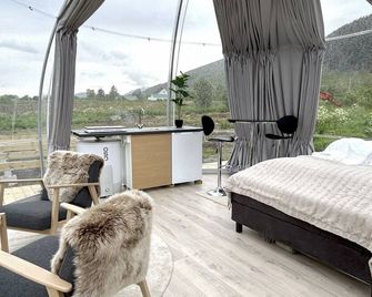Arctic Glamping-Dome - Risøyhamn - Habitación