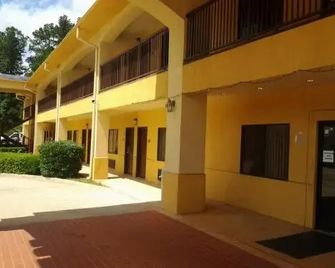 Budget inn by OYO San Augustine - San Augustine - Edificio