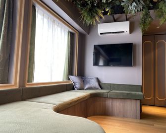 The Wardrobe Hostel Forest Shimokitazawa - Tokyo - Living room