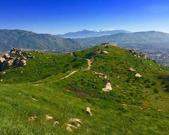Budget-Friendly Accommodation! Free Parking, Kitchen, Pets Allowed! - Moreno Valley