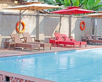 Fresh Spring Hotels & Towers - Uyo - Piscina